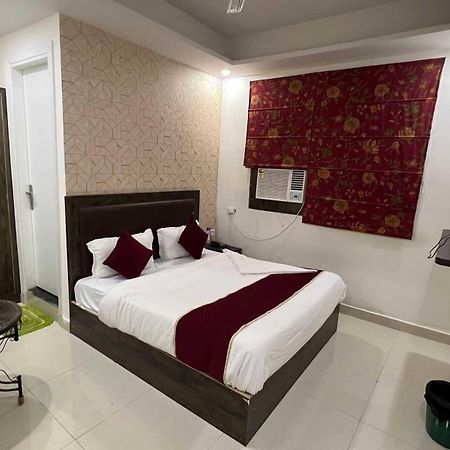 Hotel O Alpha Stay Nueva Delhi Exterior foto